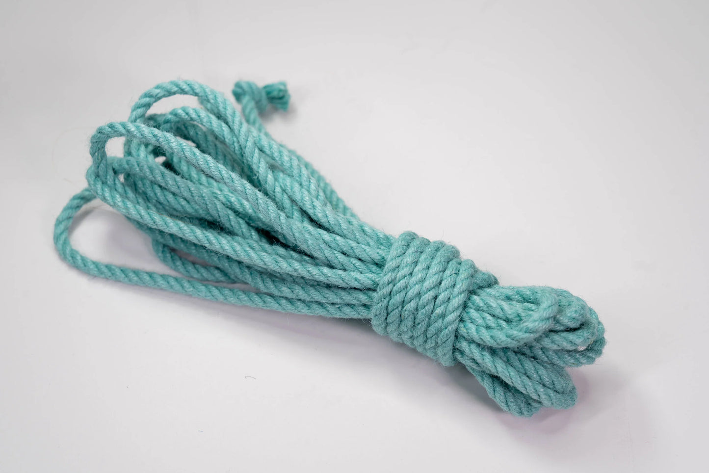 Kinbaku Studio 6mm Jute Rope - 8m hank - wax process conditioned